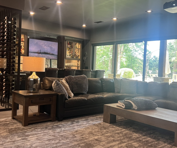 Basement-Bar-and-Media-room